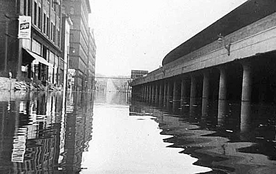 Photo of flooding of Rice Street in 1965.
